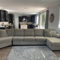 Large Sectional Couch with Chaise