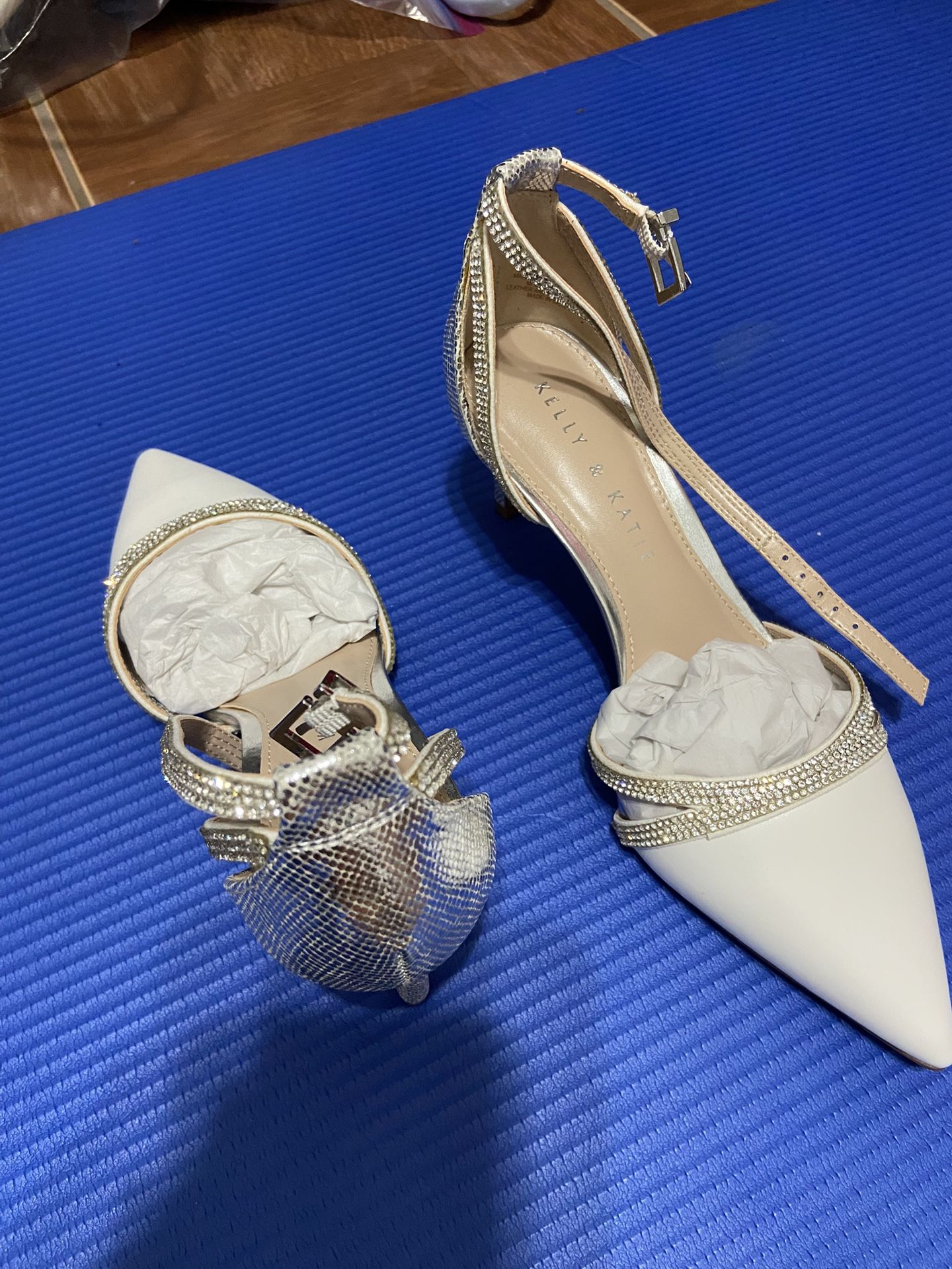 Kelly & Katie, White and Silver Heels, Size 6M