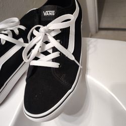 Vans Size 10 Woman's Brand New 
