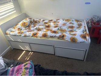 Storage bed