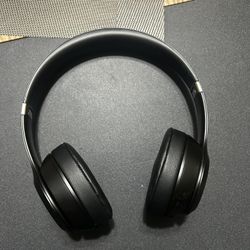 Beats Solo 4 Bluetooth Wireless On-Ear Headphones - Matte Black