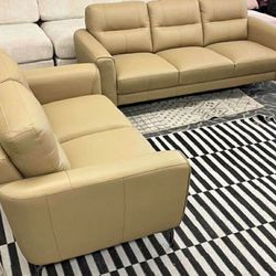 New Luxury Genuine Leather Couch And Love Seat Set / Free Delivery 