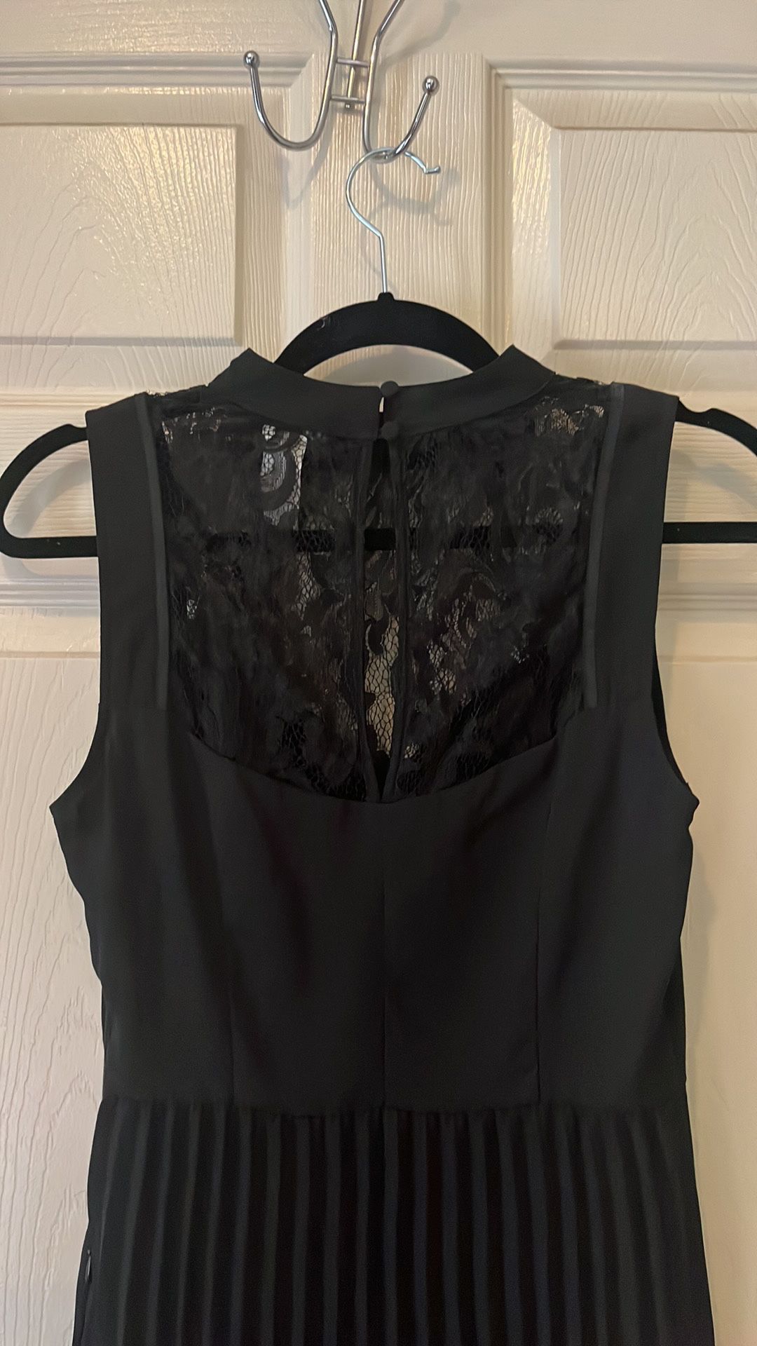 Black Dress W Lace Details 