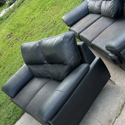 Free items must come pick up today 4/11