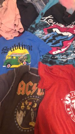 Small girls an 4t shirts