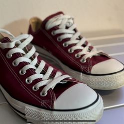 Converse Chuck Taylor All Star Canvas (Maroon)- Mens Size 10 