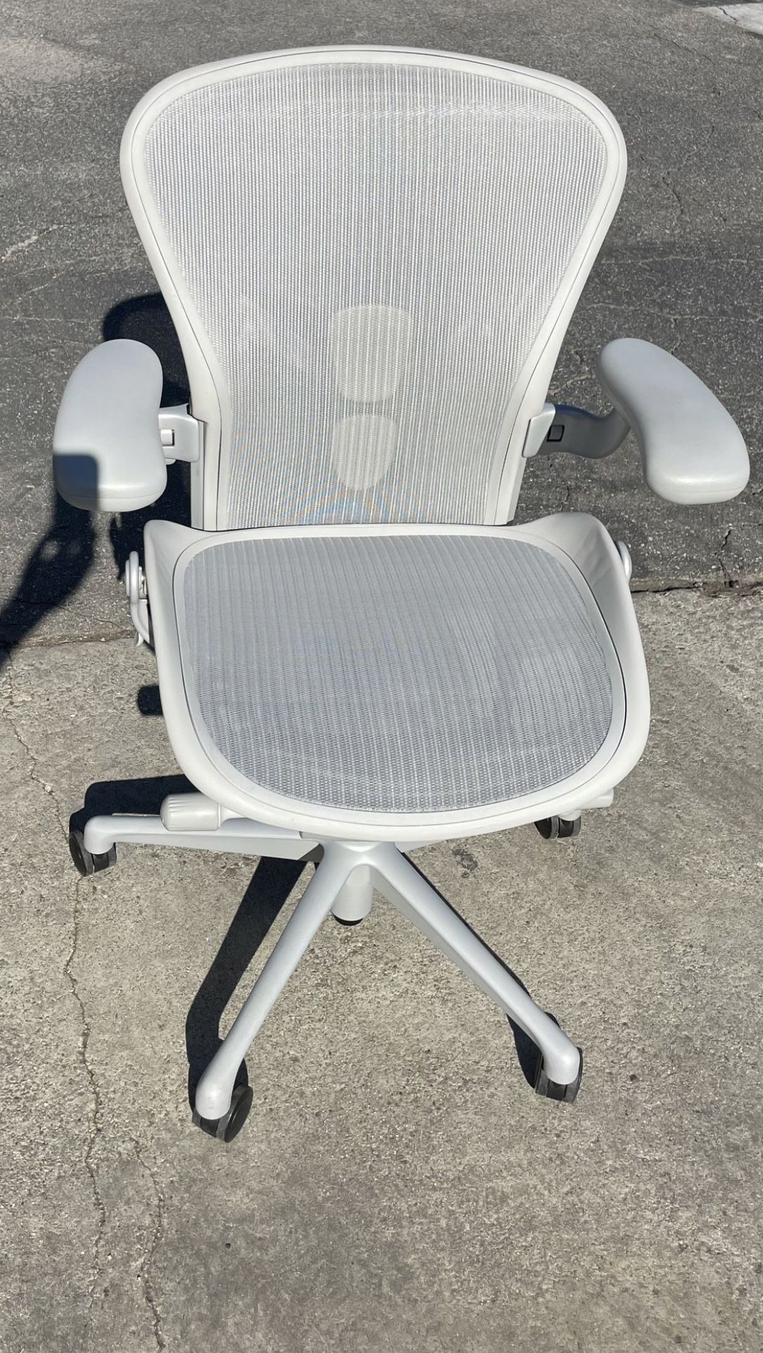 Herman miller store aeron remastered aluminium