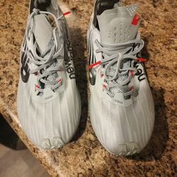 Women New Balance (Fuel Cell) Size 7