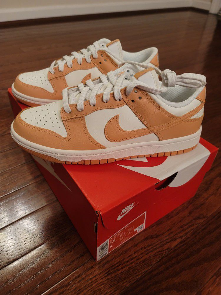 Nike Dunk Low Harvest Moon Size 7.5 Womens US