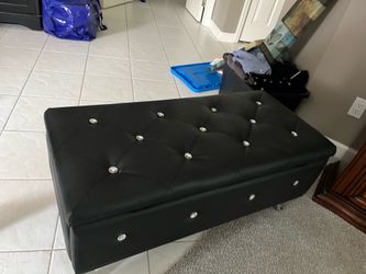 Black Tufted Storage Bench with Crystal Accents – Excellent Condition
