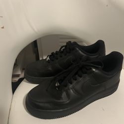 AF1 BLACKS MEN SIZE 7. MUST GO