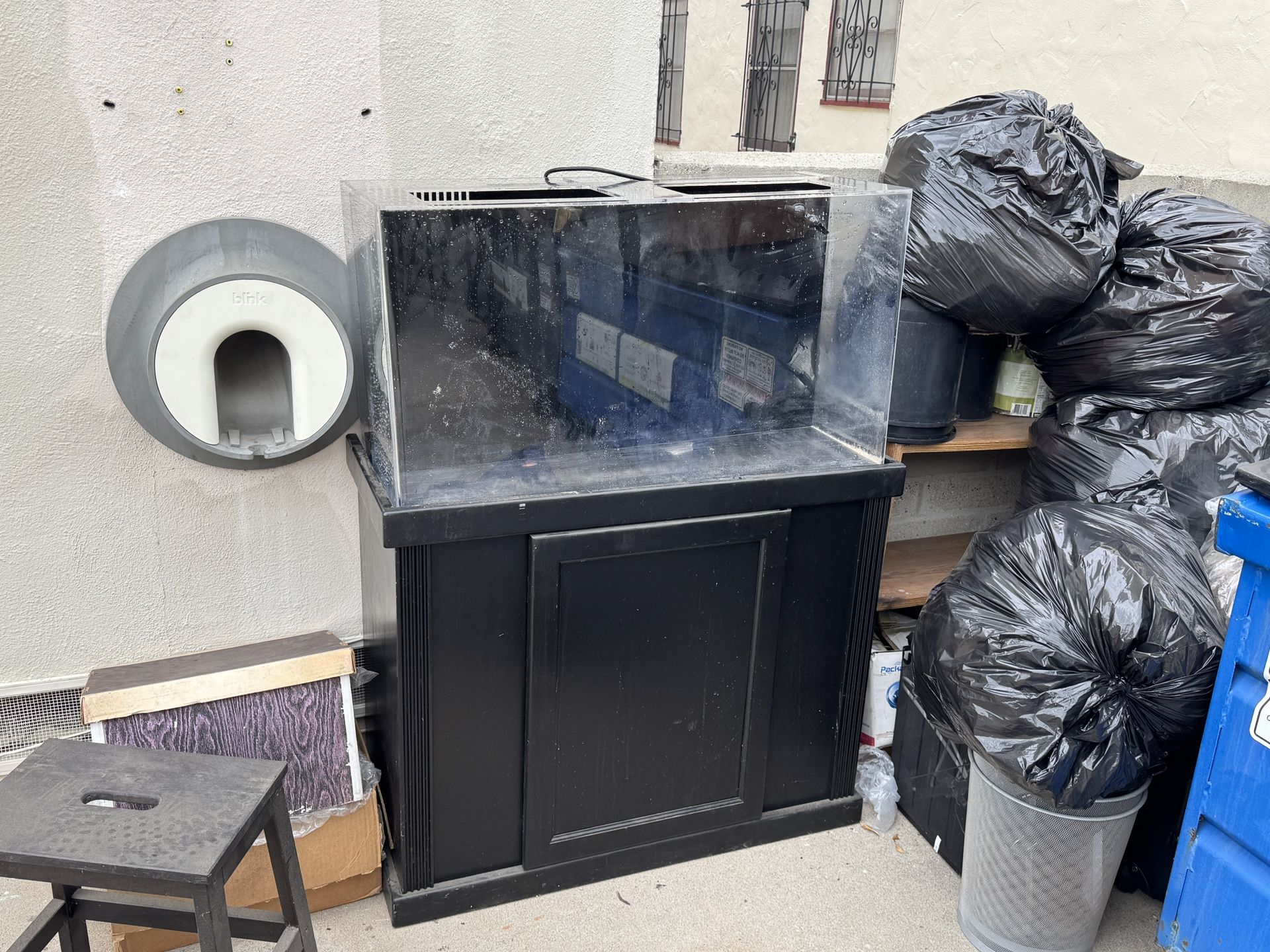 FREE LARGE AQUARIUM AND STAND