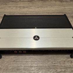 JL XD 700/5 Ch Amp