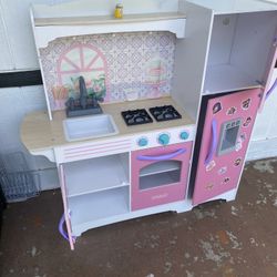 Kitchen  Good Condition $46