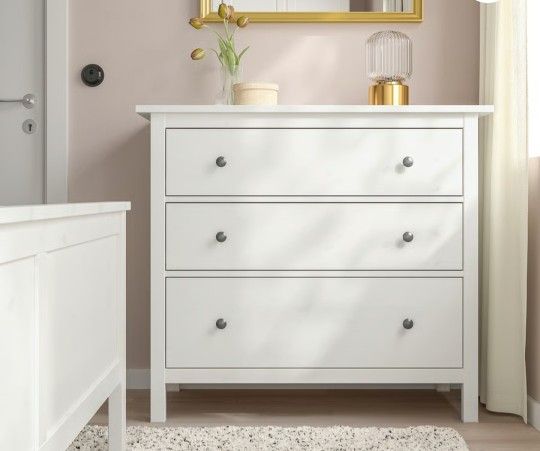 Good Condition IKEA Hemnes White Color 3 Drawer Dresser