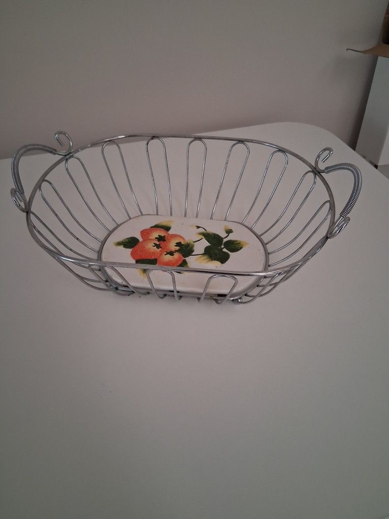 Metal Basket/Fruit Bowl