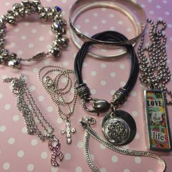 #1602, LOT OF SILVER PLATED VINTAGE JEWELRY
