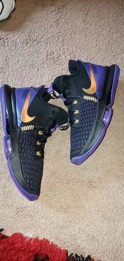 Nike LeBron Witness 5  Size 11