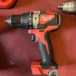 Milwaukee Hammer Drill M18