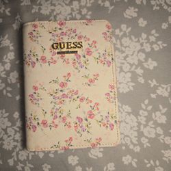 GUESS Floral Wallet – Cream Floral – Medium