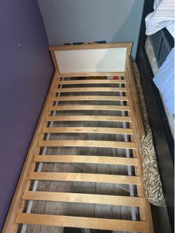 Toddler bed