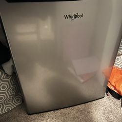 Whirlpool Mini Fridge 