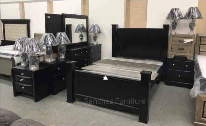 4 PIECES Queen Size Bedroom Set 4-Piece by Ashley Furniture