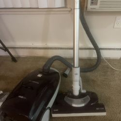Upright Vacuum 