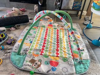 Baby activity mat