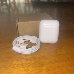 Brand New Apple Airpods 1st Gen w/ Charger (Price Negotiable)