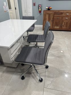 Table W/ Chairs
