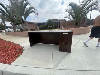 Free desk