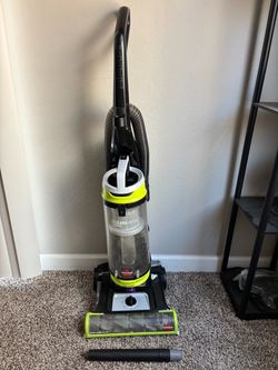 Bissell CleanView Swivel Pet Upright Vacuum, Swivel Steering for Maneuverability, Triple Action Brush Roll for Pet Hair, Large Capacity Dirt Tank & Sc