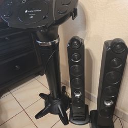 Singing Machine, CD PLAYER, Stereo Excellent Condition, Two Speakers