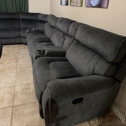 Reclining sectional couch