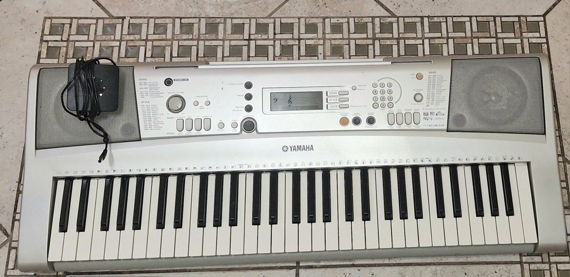 Yamaha PSR-E303