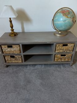 Entertainment center