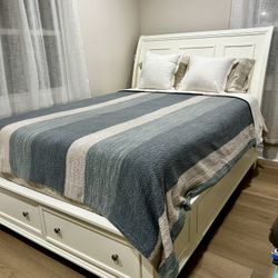 Cream/white Queen Size Modern Bed