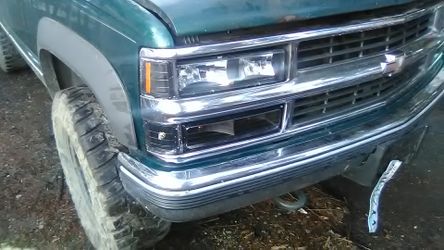 94-02 Chevy front lights 8-piece