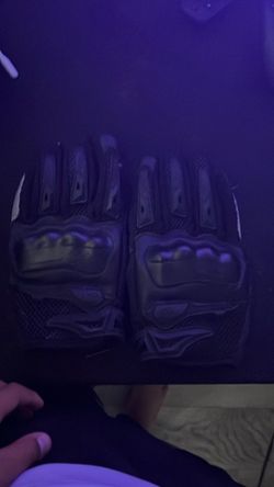 Gloves for riding e bike or pedals bike