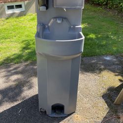 Portable Sink Poly John