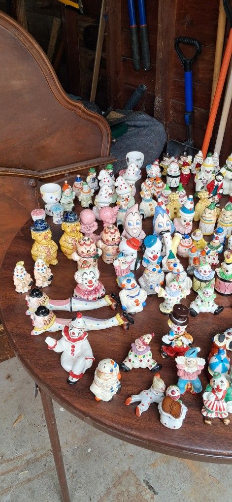 64 Sets Of Vitntage Clown Salt And Pepper Shakers