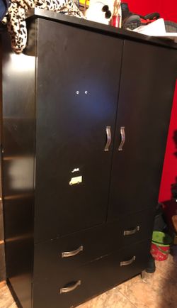 Cabinet $120