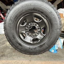 1 GOOD USED RIM & TIRE FOR SPARE CHEVY SILVERADO 16X6 1/2   8 LUGS LT245/75R16 10ply KELLY TIRE $35 (SOLD AS IT IS ) PICKUP ONLY 