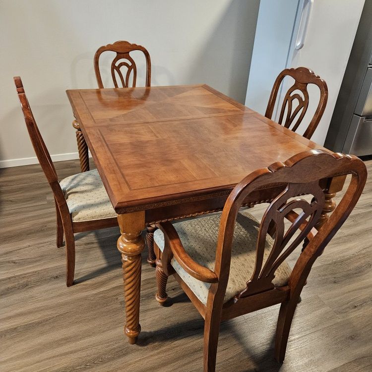 Extendable Dining Table with 6 Chairs, 1 Leaf