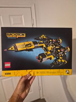LEGO Icons 10355 Blacktron Renegade
