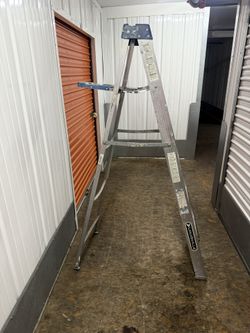 6 Ft . Ladder