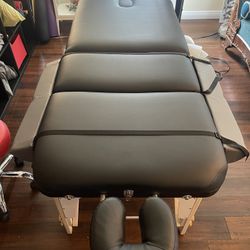 Brody massage table 