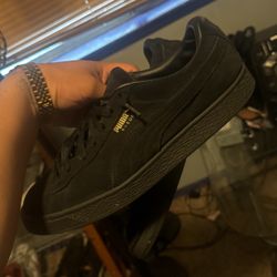 Black Suede Pumas  Size 10.5 