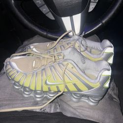 Nike Shox TL Fade Team Gold/ Metallic Silver Pure Platinum/ Volt W 
